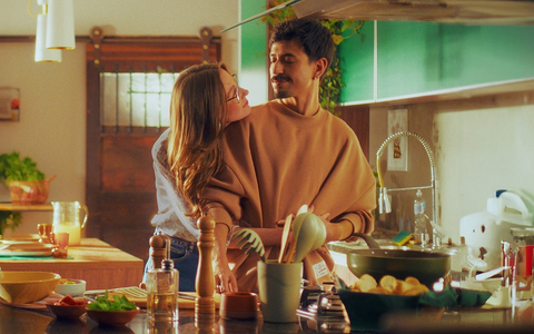 Kochkünste entscheiden über Dating-Erfolg: Mehrheit der deutschen Singles bevorzugt Partner:in mit Kochkenntnissen - Foto: presseportal.de