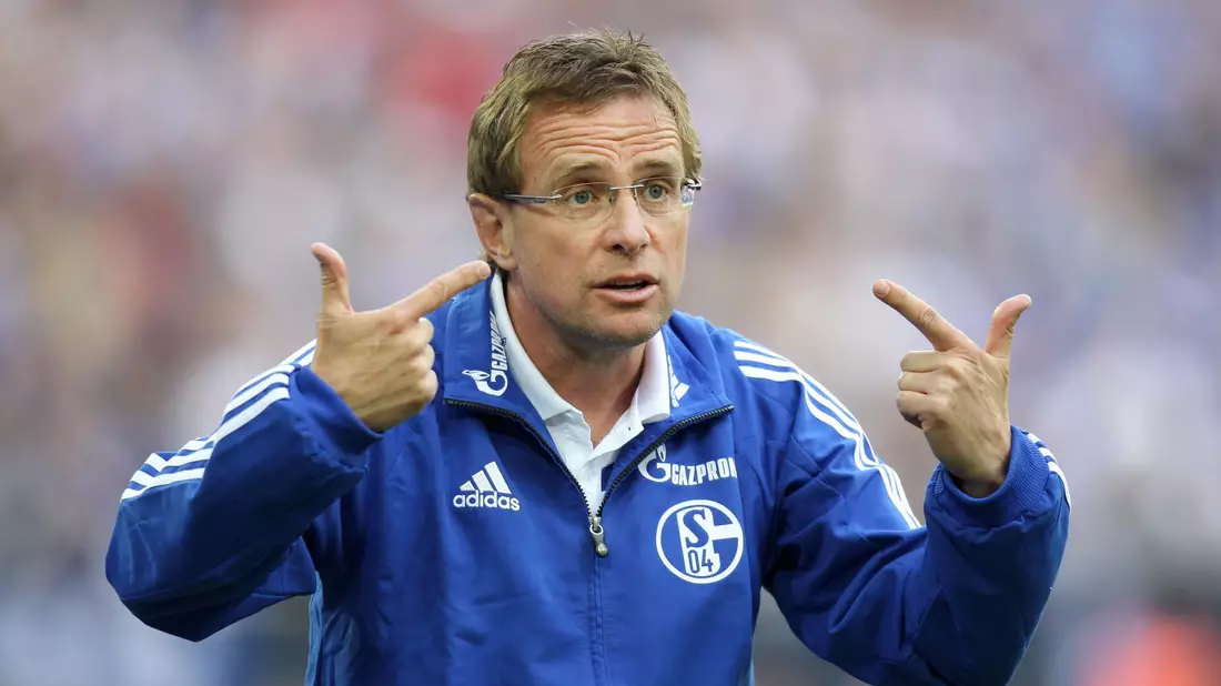 Rangnick war in der Vergangenheit Trainer vom Dortmunder Erzrivalen Schalke 04. - Bild: Rolf Vennenbernd/dpa