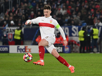 Angelo Stiller bleibt in Stuttgart. - Foto: Marijan Murat/dpa