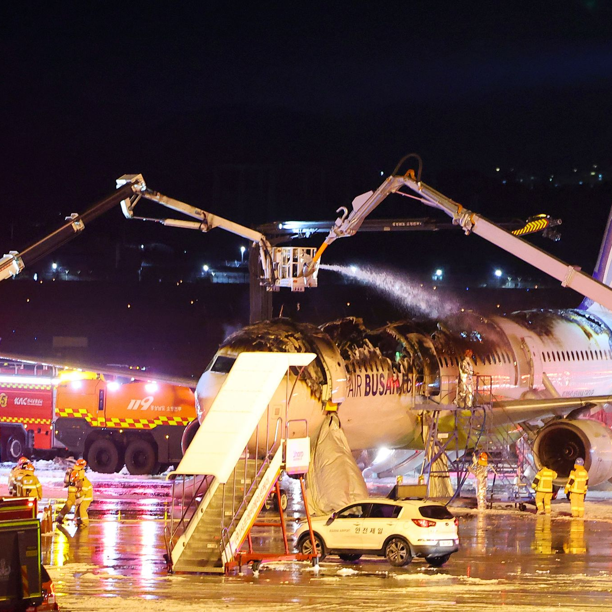 Der Brand ereignete sich am Flughafen der Stadt Busan. - Foto: Son Hyung-joo/Yonhap/AP/dpa