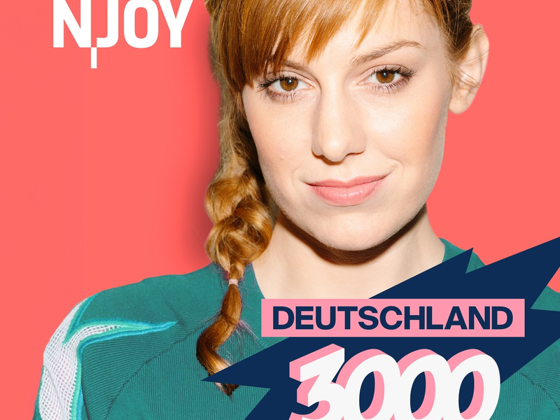 Elon Musk mit dem Känguru an einen Tisch setzen - Bestsellerautor Marc-Uwe Kling zu Gast im Podcast Deutschland3000 mit Eva Schulz - Foto: presseportal.de