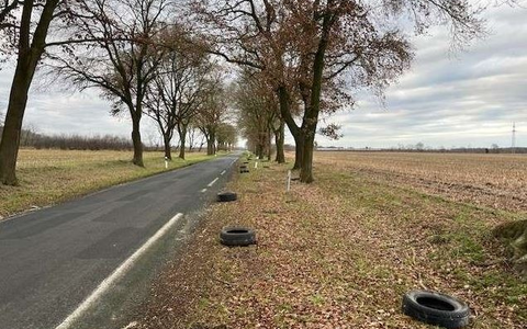 POL-EL: Breddenberg - Zeugen nach illegaler Entsorgung von Altreifen gesucht - Foto: presseportal.de