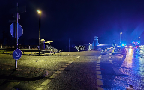 POL-COE: Coesfeld, Am Ächterott/ Brückengeländer und Mast beschädigt - Foto: presseportal.de