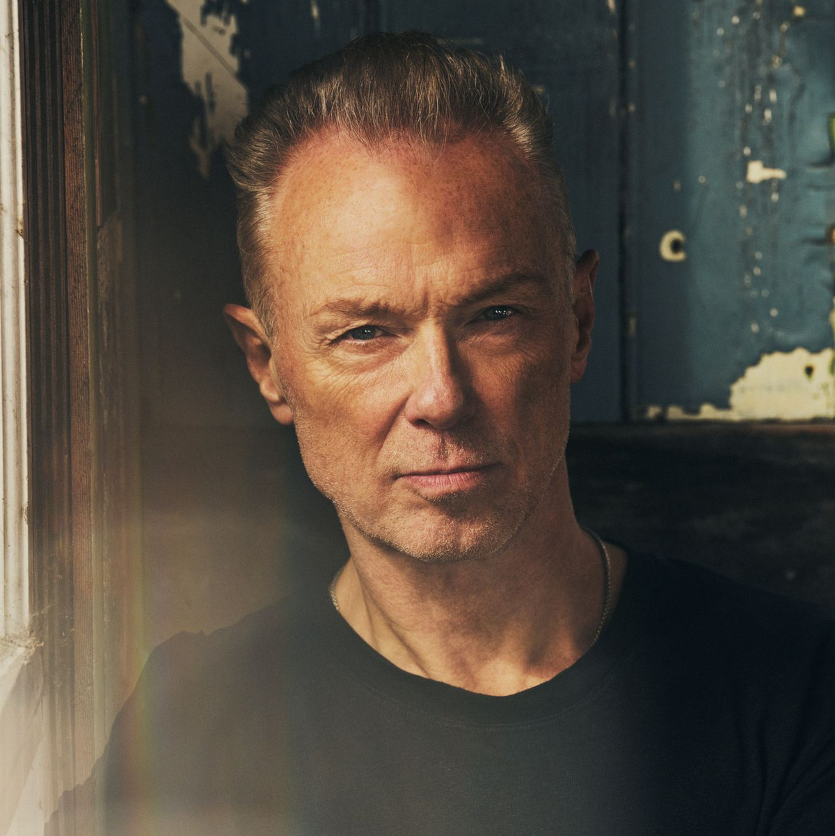 Das Schreiben des Albums sei für Kemp eine Art Therapie gewesen, sagte er der Deutschen Presse-Agentur in London. - Foto: Simon Emmett/Warner Music/dpa