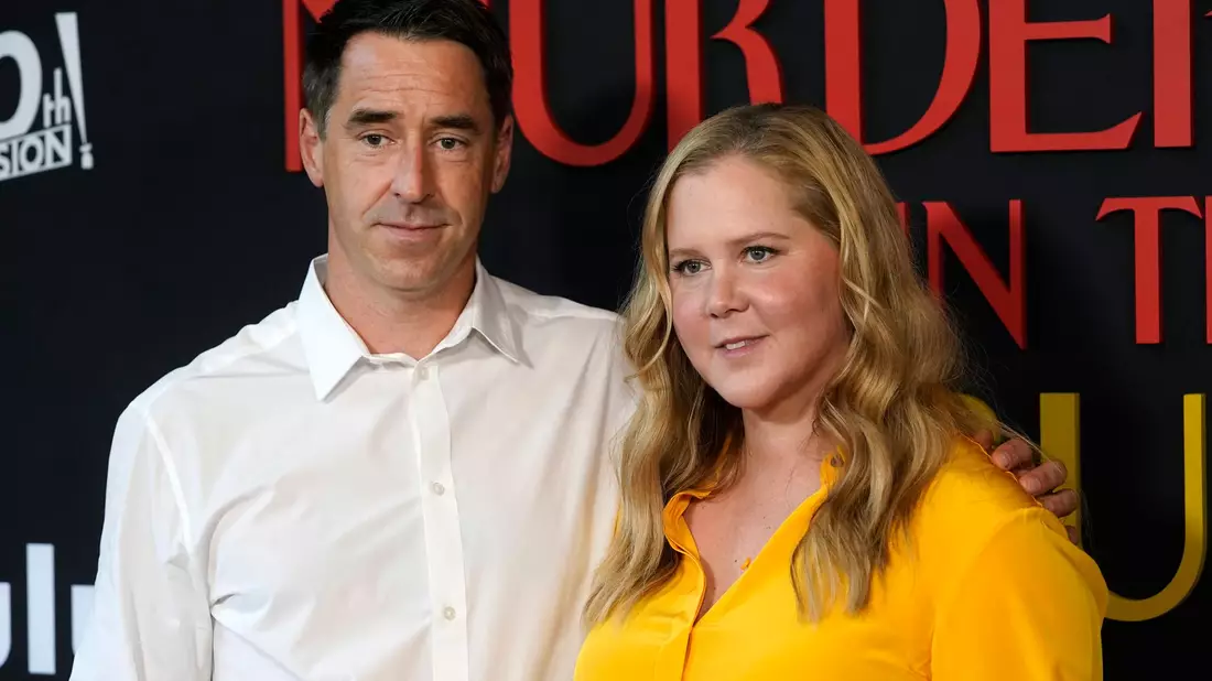 Amy Schumer ist eigenen Angaben zufolge eher unglücklich darüber, dass ihr Sohn inzwischen lesen kann. (Archivbild) - Bild: Chris Pizzello/Invision via AP/dpa