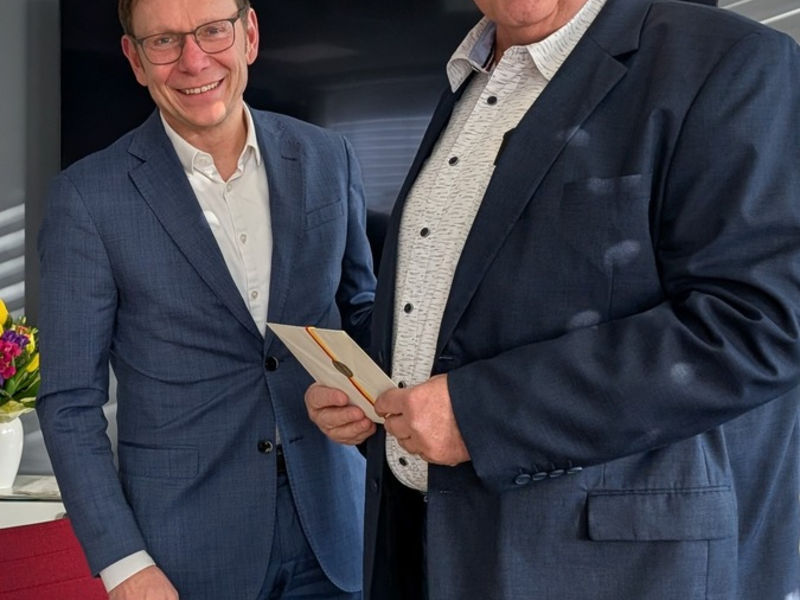 FW-WRN: Verabschiedung des langjährigen Brandschutztechnikers Heinz Westbomke - Foto: presseportal.de