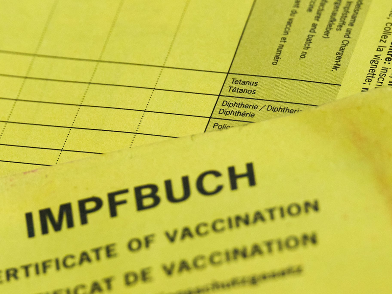 Ein Junge, der an Diphtherie erkrankt und nicht geimpft war, ist in Berlin gestorben (Illustration). - Foto: Annette Riedl/dpa