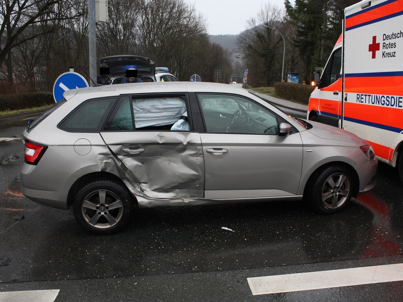 LPI-J: Abgebogen ohne Beachtung des Gegenverkehrs - Foto: presseportal.de