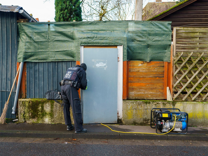 150 Beamte waren im Einsatz. - Foto: Andreas Arnold/dpa