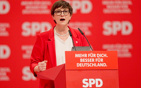 Die SPD-Chefin sieht Merz in einer Sackgasse. (Archivbild) - Foto: Michael Kappeler/dpa