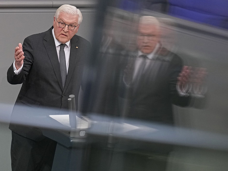 Der Bundespräsident spricht im Bundestag eine eindringliche Warnung aus.  - Foto: Michael Kappeler/dpa