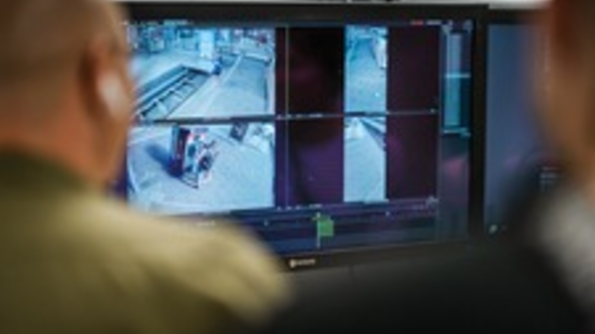 BPOL NRW: 17- und 18-Jähriger bei mehrmaligen Diebstahlshandlungen auf frischer Tat erwischt - Dank Videoüberwachung durch Bundespolizei überführt - Foto: presseportal.de