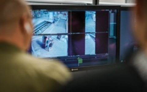 BPOL NRW: 17- und 18-Jähriger bei mehrmaligen Diebstahlshandlungen auf frischer Tat erwischt - Dank Videoüberwachung durch Bundespolizei überführt - Foto: presseportal.de