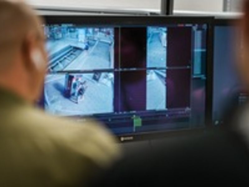 BPOL NRW: 17- und 18-Jähriger bei mehrmaligen Diebstahlshandlungen auf frischer Tat erwischt - Dank Videoüberwachung durch Bundespolizei überführt - Foto: presseportal.de