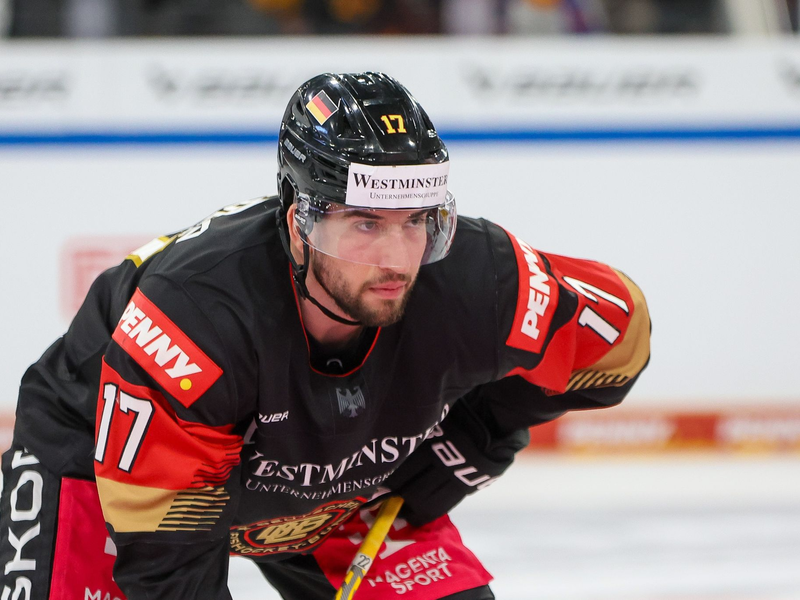 Eishockey-Nationalspieler Tobias Eder ist an den Folgen einer Krebserkrankung gestorben. - Foto: Christian Kolbert/dpa