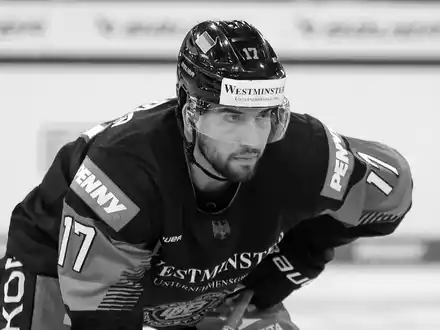Eishockey-Nationalspieler Tobias Eder ist tot. - Foto: Christian Kolbert/dpa