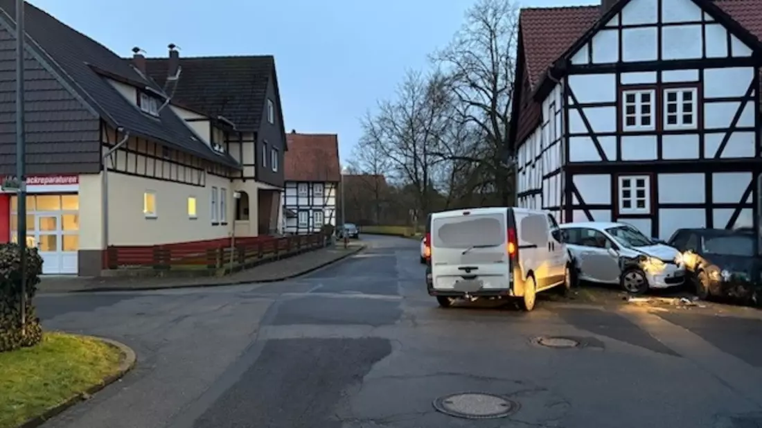 POL-NOM: Vorfahrt missachtet - 3 Verletzte - Bild: presseportal.de