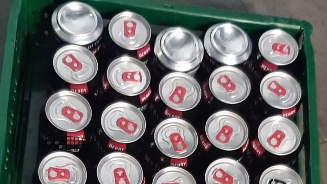 BPOL-HH: Supermarkt - Kunde steckt sich 20 Alkohol-Mixgetränke in die Einkaufstasche, aber ohne die Ware zu bezahlen... - Bild: presseportal.de