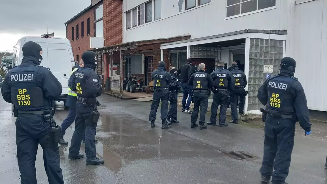 BPOLD-BBS: Bundespolizei gelingt Schlag gegen Schleuserbande im Großraum Hannover mehrere Beschuldigte verhaftet - Bild: presseportal.de
