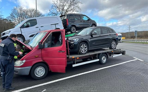 POL-PPKO: Schrottreifer Fahrzeugtransporter stillgelegt - Foto: presseportal.de