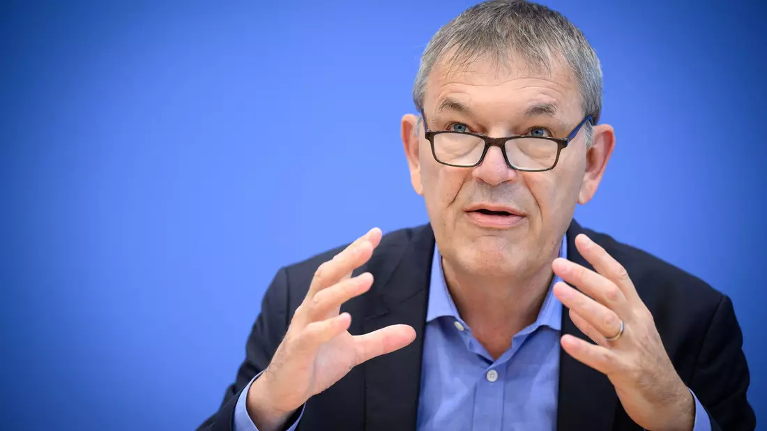 UNRWA-Chef Lazzarini warnte vor Folgen für die Waffenruhe in Gaza durch Israels Arbeitsverbot. (Archivbild)  - Bild: Bernd von Jutrczenka/dpa
