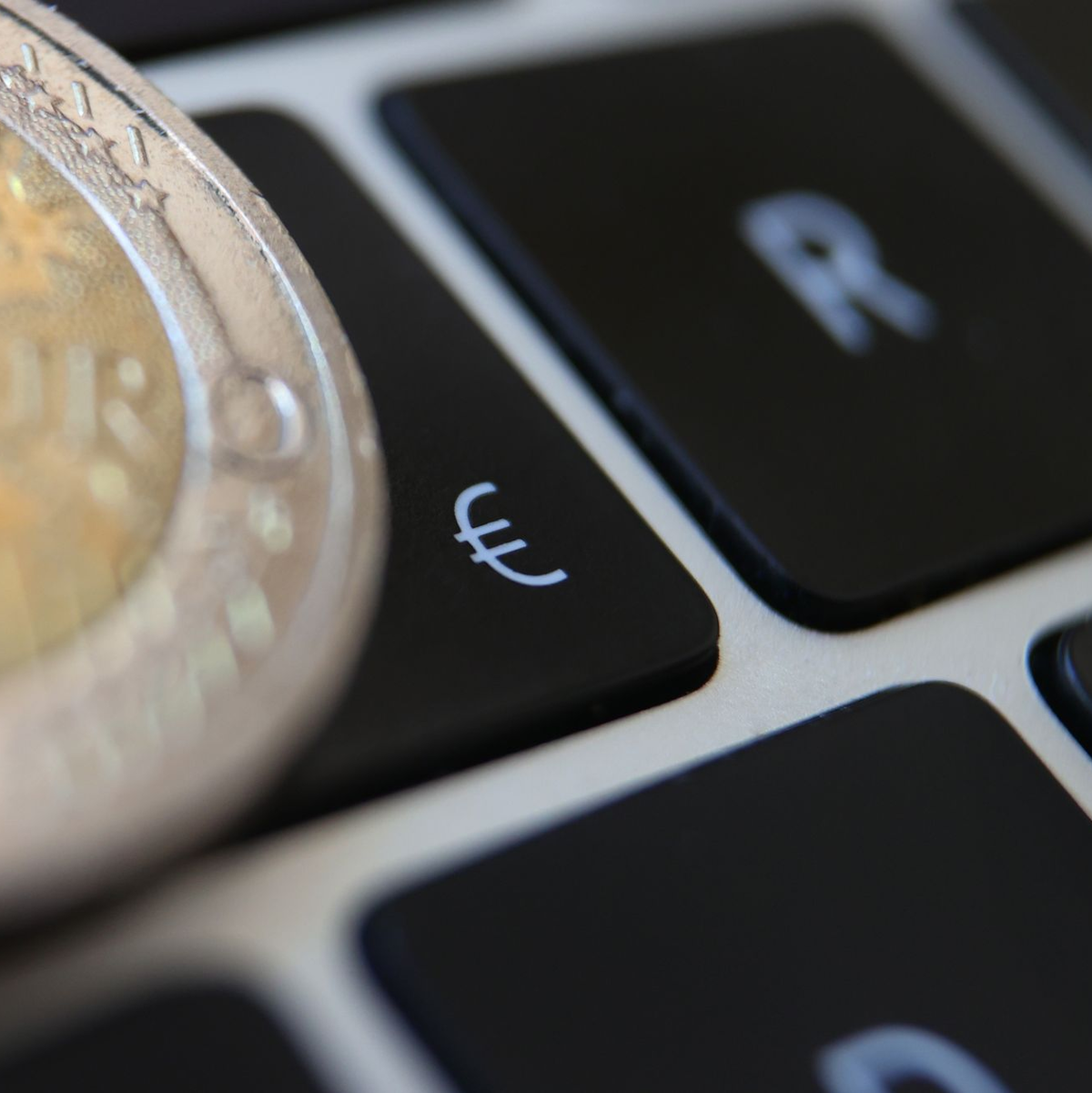 Ob und wann er kommt, ist noch offen: der digitale Euro. (Symbolbild) - Foto: Karl-Josef Hildenbrand/dpa