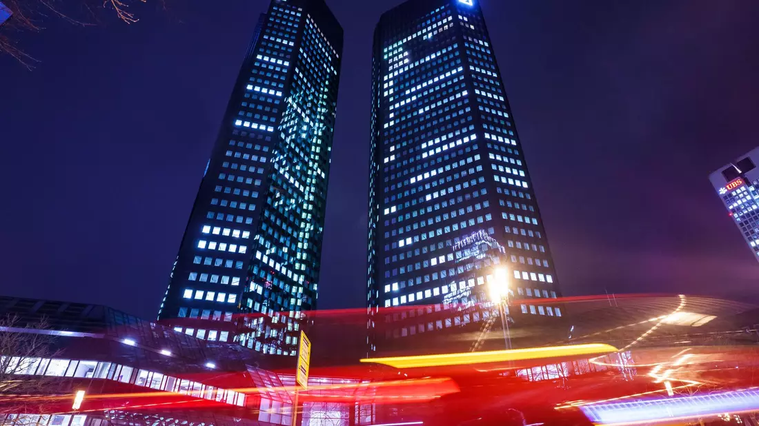 Der Vorstand blickt zuversichtlich auf 2025.  - Bild: Andreas Arnold/dpa