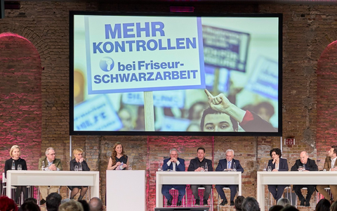Friseure geeint - Politik hört zu, bleibt aber unkonkret - Foto: presseportal.de