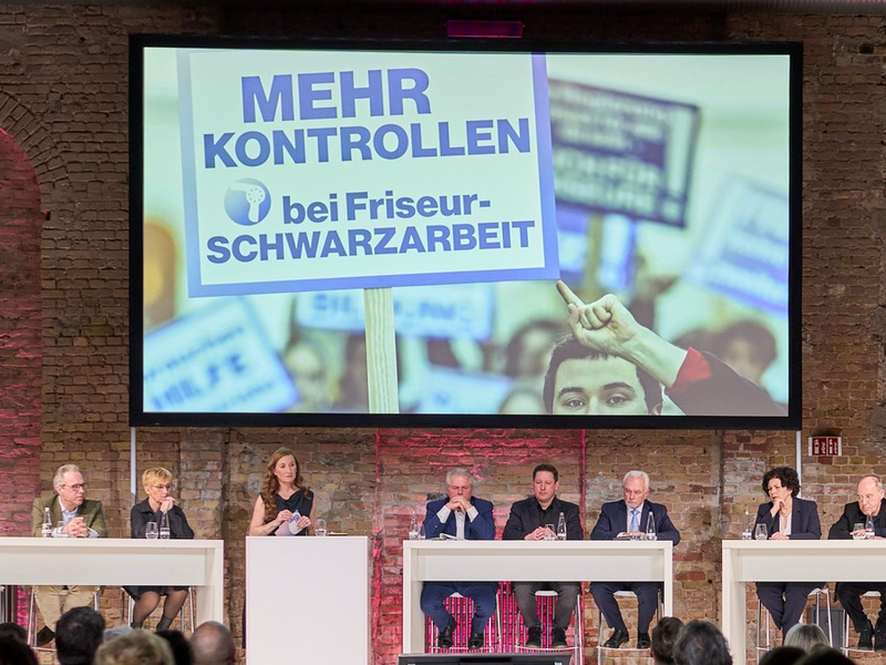 Friseure geeint - Politik hört zu, bleibt aber unkonkret - Foto: presseportal.de