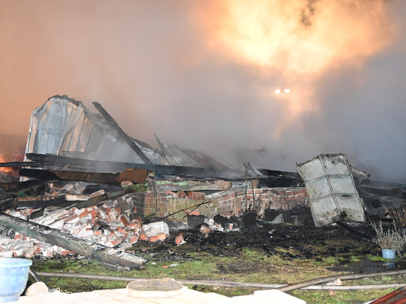 POL-STD: Erneut Kupferdiebstähle in Harsefeld, Scheune und Autos bei Brand in Mulsum zerstört, 24-Jähriger greift eingesetzte Polizisten in Hammah an, Unter Alkohol am Steuer auf geparktes Auto aufgefahren - Foto: presseportal.de