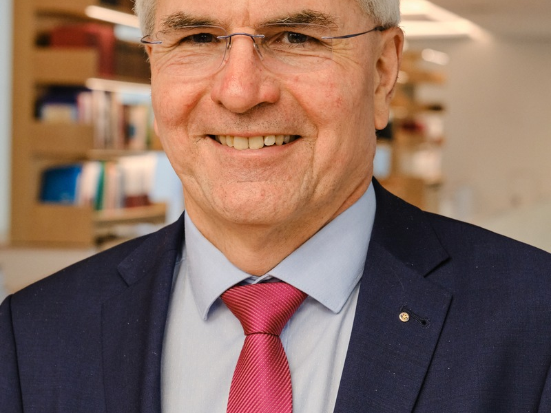 2024: Arzneimittelausgaben steigen, Apotheken leisten großen Sparbeitrag - Foto: presseportal.de