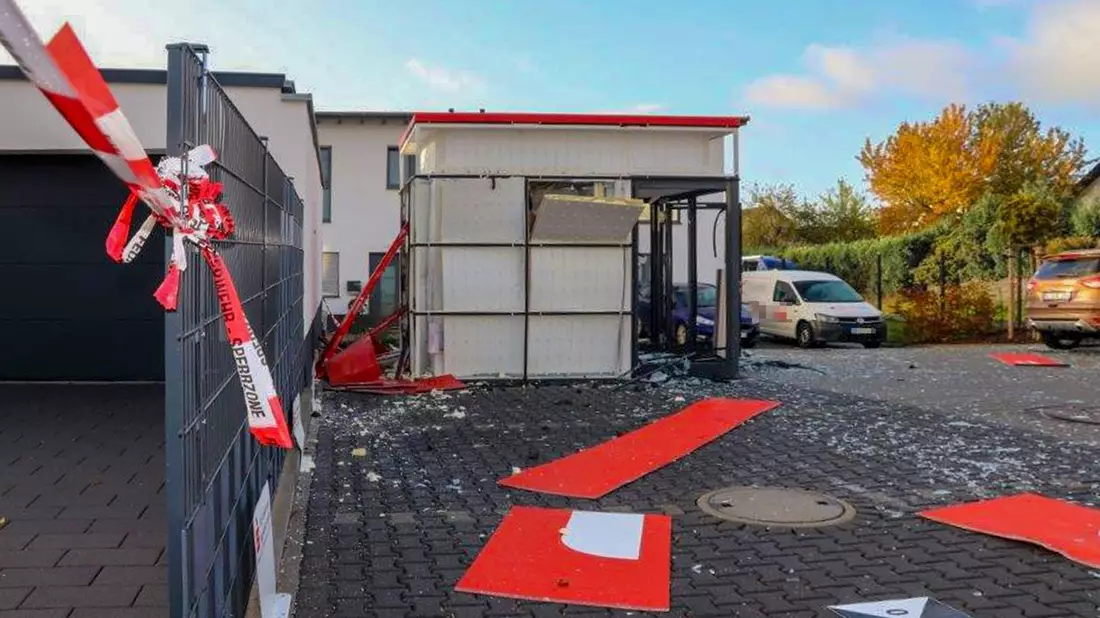 LKA-HE: Auslieferung eines dringend Tatverdächtigen in einem Ermittlungskomplex wegen Sprengung von Geldautomaten - Bild: presseportal.de