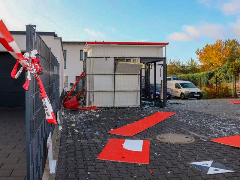 LKA-HE: Auslieferung eines dringend Tatverdächtigen in einem Ermittlungskomplex wegen Sprengung von Geldautomaten - Foto: presseportal.de