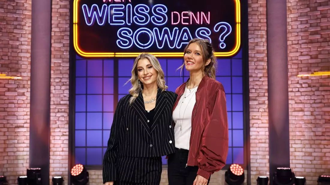 Laura Karasek und Cathy Hummels bei Wer weiß denn sowas? - Das Wissensquiz vom 3. bis 7. Februar 2025, um 18:00 Uhr im Ersten - Bild: presseportal.de