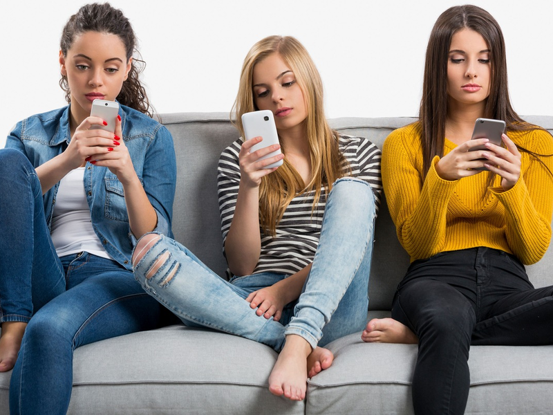 WissenHoch2 in 3sat über den Einfluss des Smartphones auf Beziehungen - Foto: presseportal.de