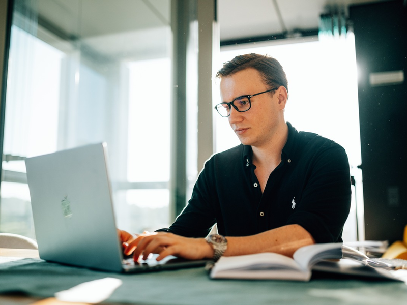 Jonathan Nägele von ecomventures: Wie seriös ist der E-Commerce Unternehmer? - Foto: presseportal.de