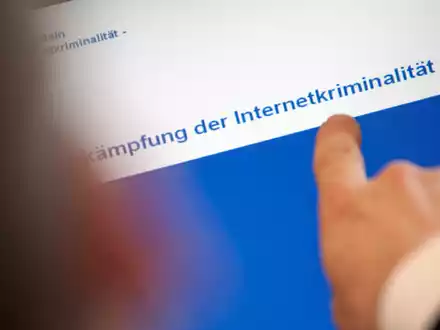 Mehr als 10 Millionen Nutzer sollen auf den Plattformen registriert gewesen sein. (Archivbild)  - Foto: Frank Rumpenhorst/dpa
