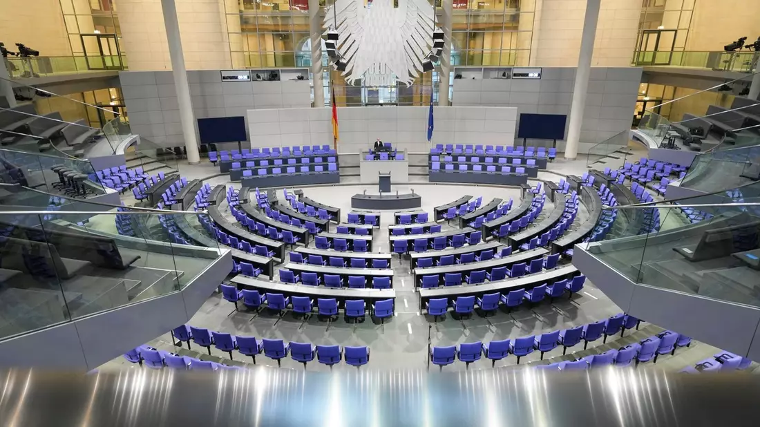 +++ Achtung Sperrfrist (Print, Radio und Online): 18.00 Uhr +++ / ARD-DeutschlandTREND: Spitzenkandidaten der Parteien werden mehrheitlich kritisch gesehen - Bild: presseportal.de