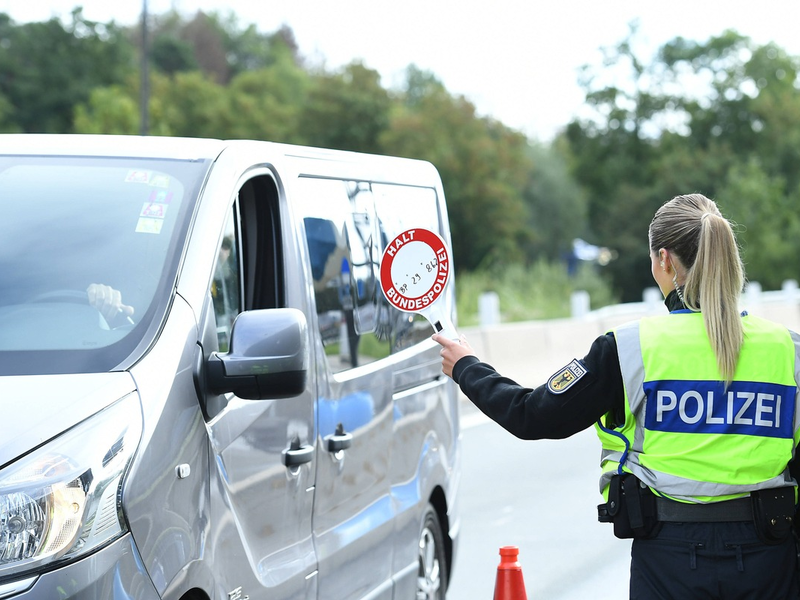 +++ Achtung Sperrfrist (Print, Radio und Online): 18.00 Uhr +++ / ARD-DeutschlandTREND: Mehrheit unterstützt Zurückweisung an den Grenzen - Foto: presseportal.de