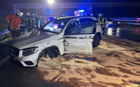 FW-ROW: Mercedes verunfallt auf Autobahn 1 - Foto: presseportal.de