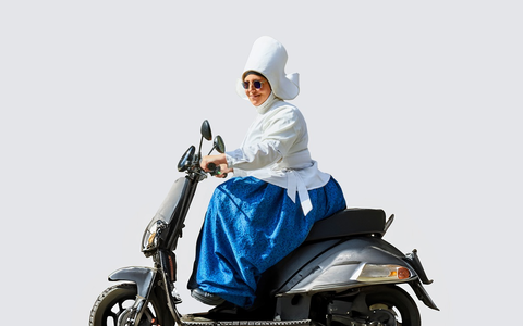 Queer, poppig, ansteckend: Die Amme Steffi Irmen zeigt mit Mädchen auf dem Pferd den nächsten Vorgeschmack - Foto: presseportal.de