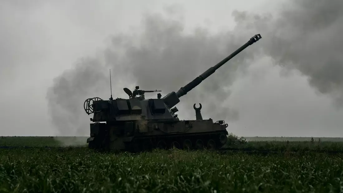Tschechien sammelt wieder Unterstützer, um Munition für die Ukraine zu kaufen. (Archivbild) - Bild: -/AP/LIBKOS/dpa