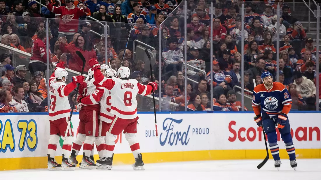 Die Detroit Red Wings gewinnen das vierte Spiel in Folge. - Bild: JASON FRANSON/The Canadian Press/AP/dpa