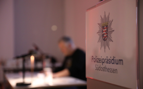POL-OF: Polizeipräsidium wird zum Tatort: Krimi-Lesung fesselt 250 Gäste - Foto: presseportal.de