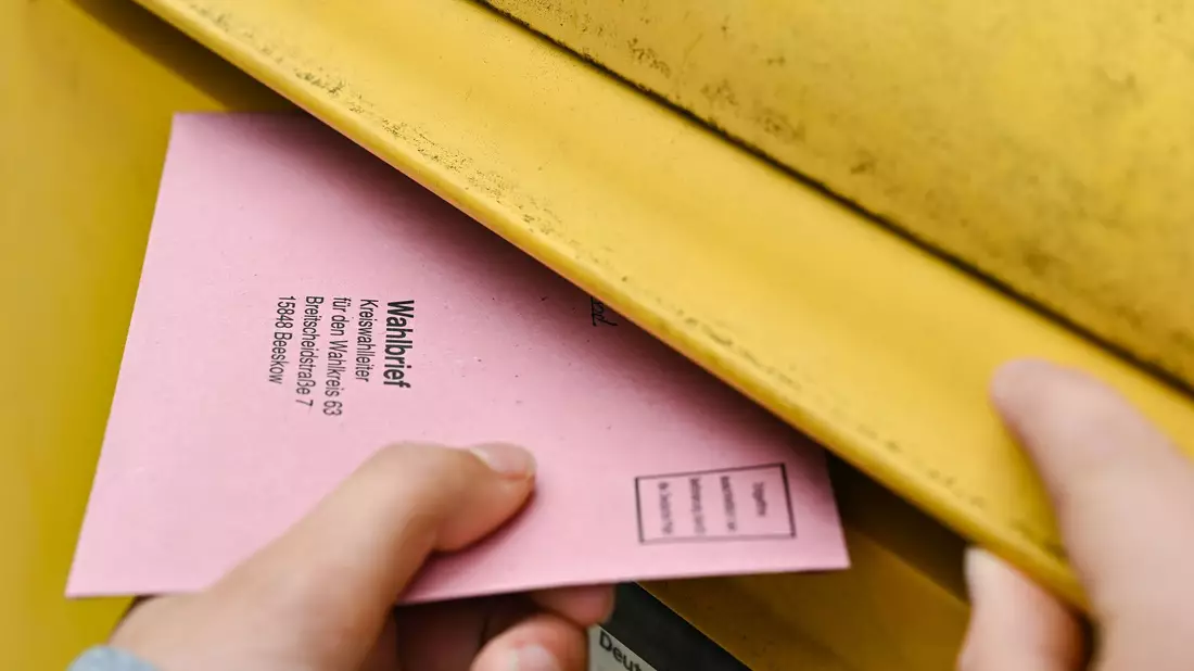 Spätestens zur Schließung der Wahllokale müssen auch Wahlbriefe angekommen sein. (Archivbild) - Bild: Patrick Pleul/dpa-Zentralbild/dpa