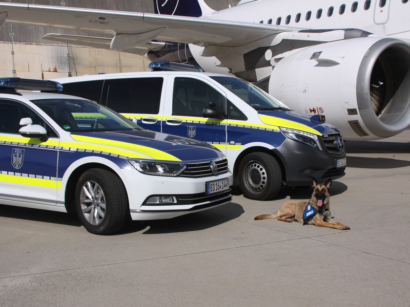 HZA-F: Zoll am Frankfurter Flughafen verhindert Steuerschaden in Höhe von 6.200 EURO im Reiseverkehr- Luxusuhr am Handgelenk - Foto: presseportal.de