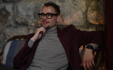 So funktioniert Pattern Interrupt: Ephraim Chiozza von der AdWiser GmbH erklärt, wie clevere Brüche im Marketing mehr Aufmerksamkeit bringen - Foto: presseportal.de