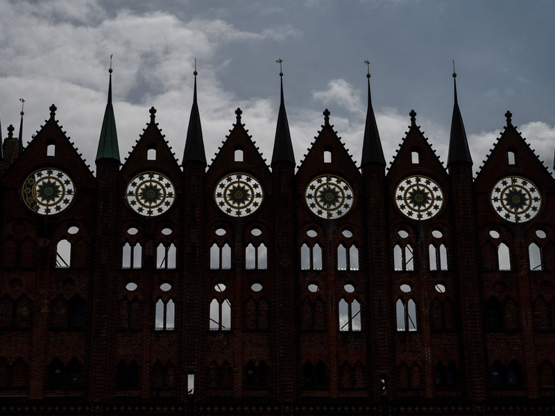 Die Stadt Stralsund will NS-Raubkunst zurückgeben. (Symbolbild) - Foto: Stefan Sauer/dpa