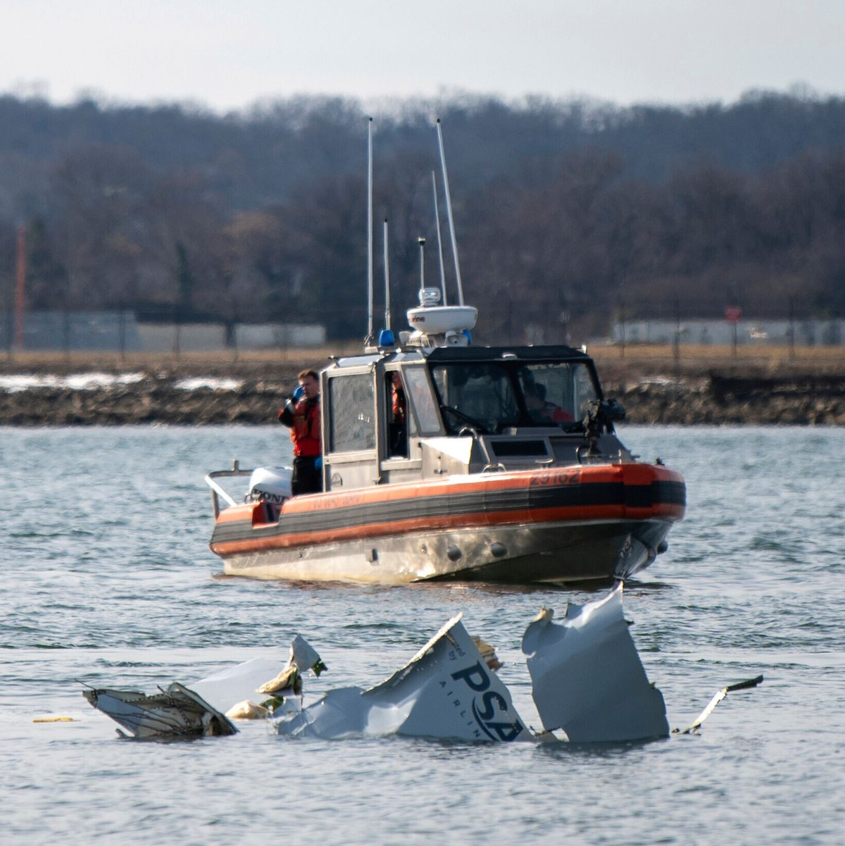 Die Ursache der Kollision ist noch ungeklärt. - Foto: Petty Officer 2nd Class Taylor B/U.S. Coast Guard/dpa