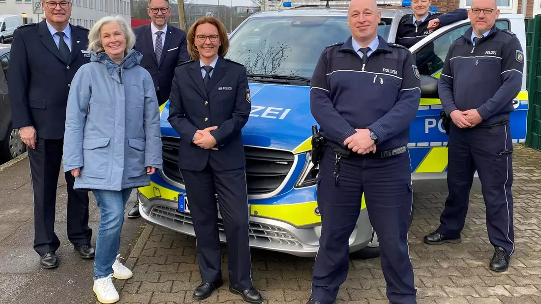 POL-WES: Moers - Landrat stellt neue Wachleiterin und drei Bezirksdienstbeamte in Moers vor! - Bild: presseportal.de
